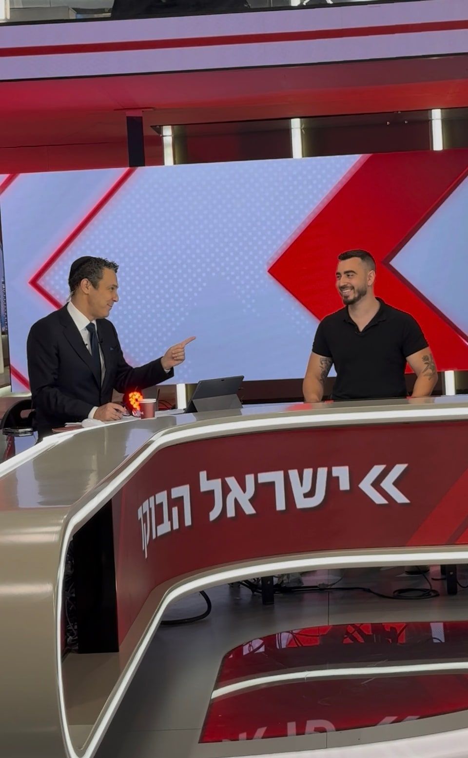 אדיר אשר באולפן ״ישראל הבוקר״ בערוץ 14